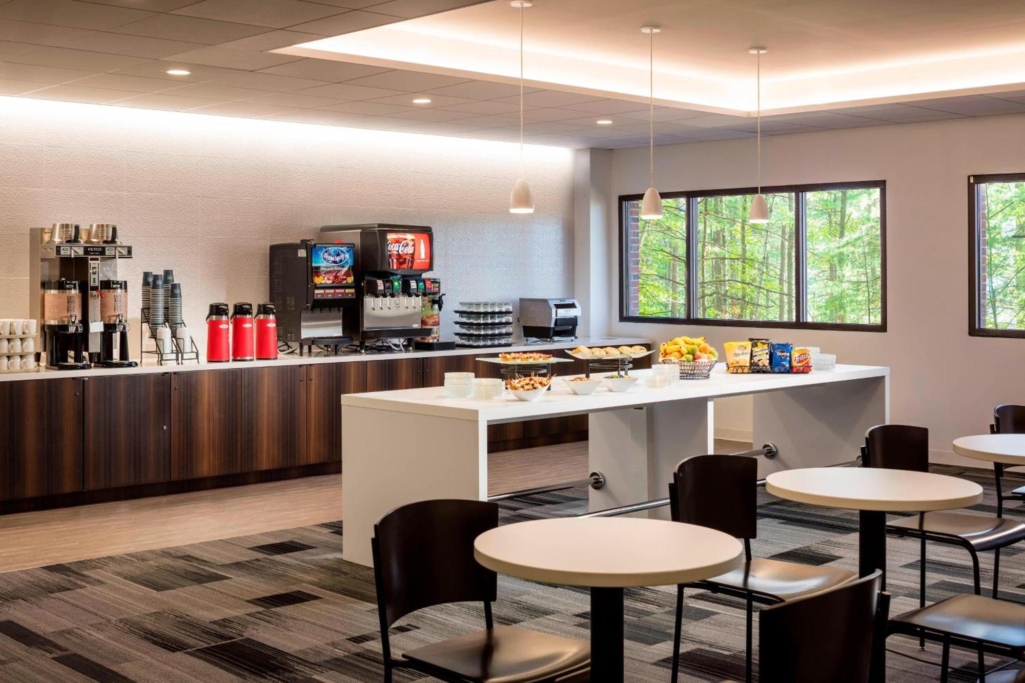 Four Points By Sheraton Conference Center Hotel 4*