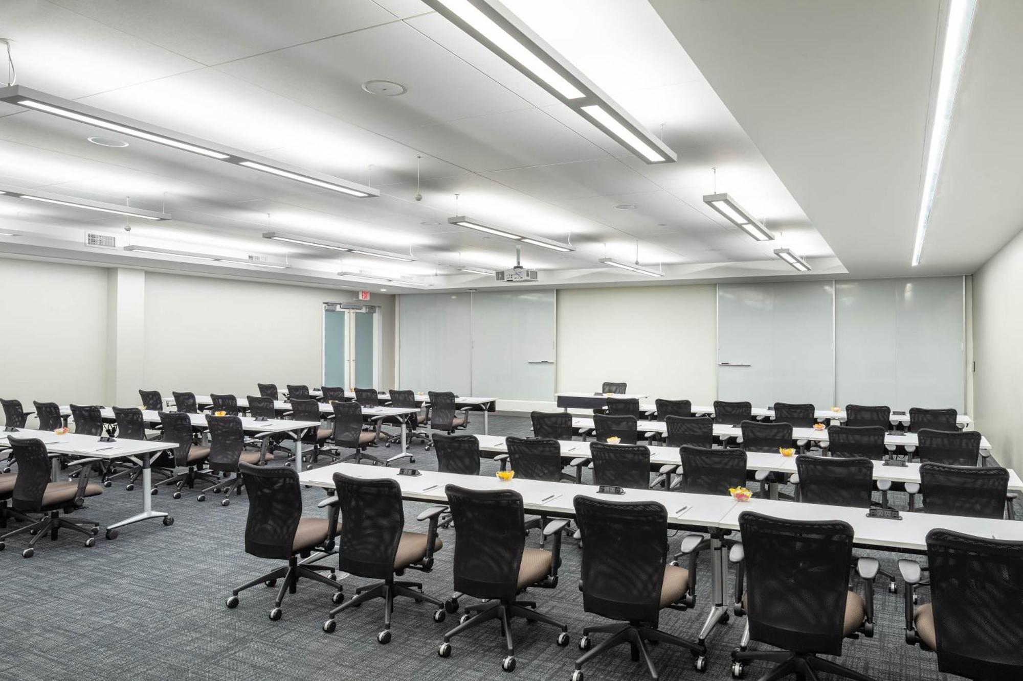 Four Points By Sheraton Conference Center 4*