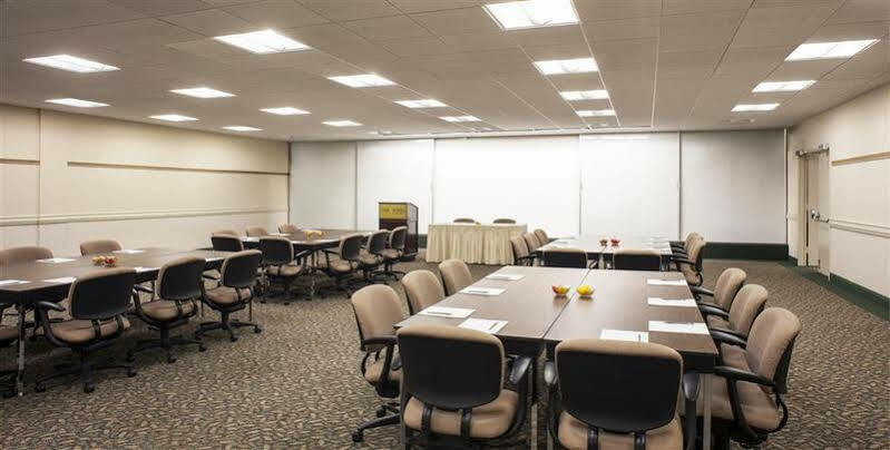 Four Points By Sheraton Conference Center
